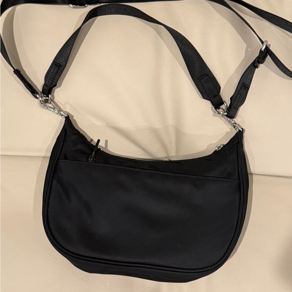 lululemon athletica Classic Black Shoulder Bag - Picture 2 of 3